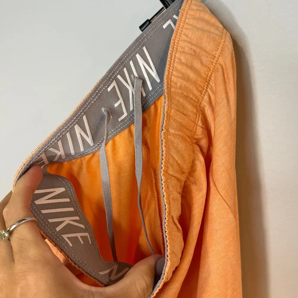 Nike orange small excellent